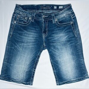 Miss Me Mid-Rise Easy Bermuda Denim Shorts Women's 27 VERY GOOD